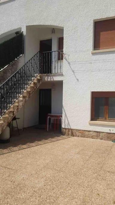 Adosado Dr Fleming 12 Villa Poyales Del Hoyo Exterior photo